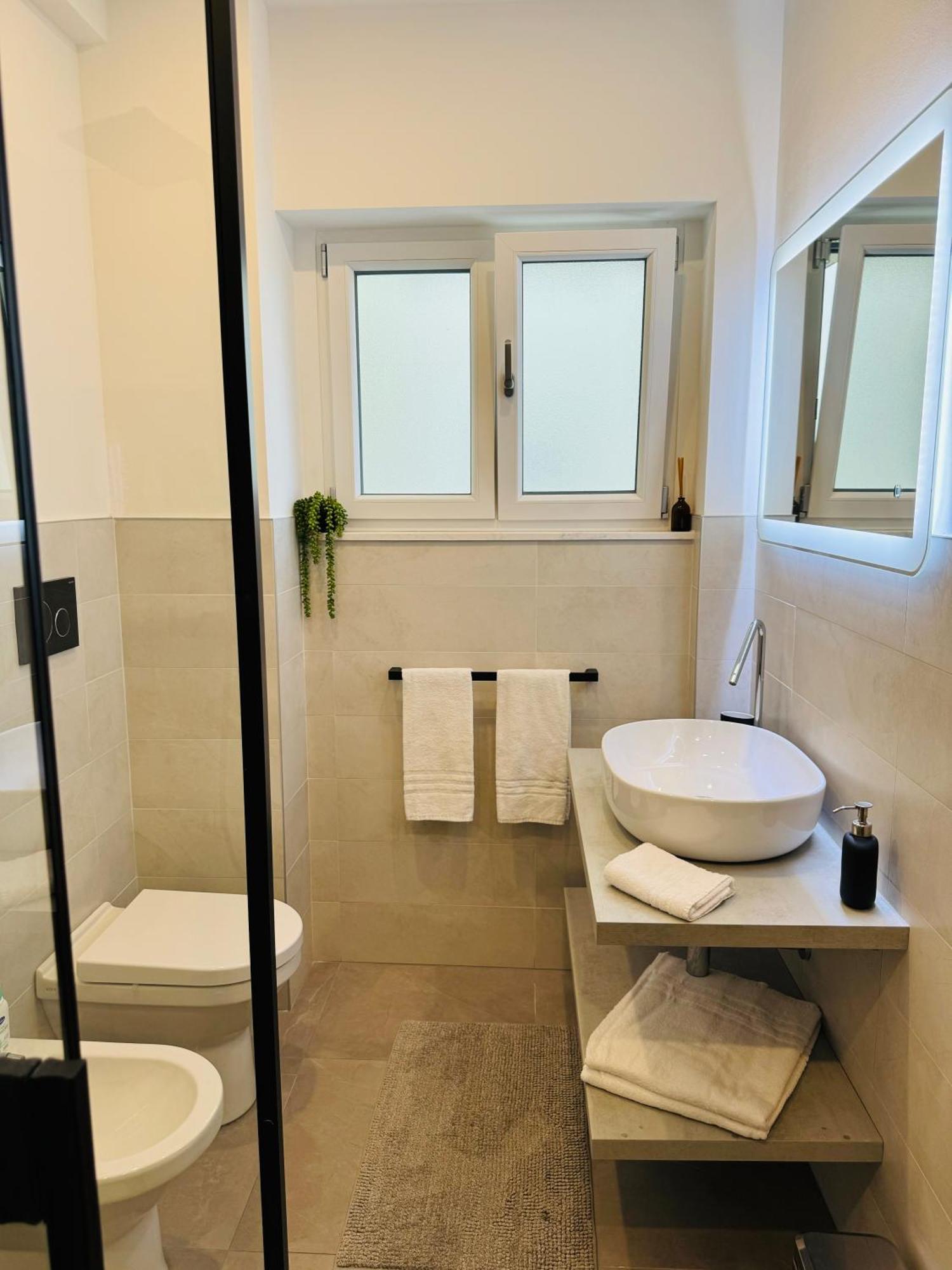 Maison Floran Appartamento In Centro A Trieste Ngoại thất bức ảnh